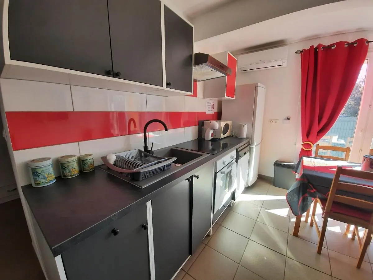 Apartment Superbe Appartement F2 Neuf : Terrasse, Barbecue. Seillans France