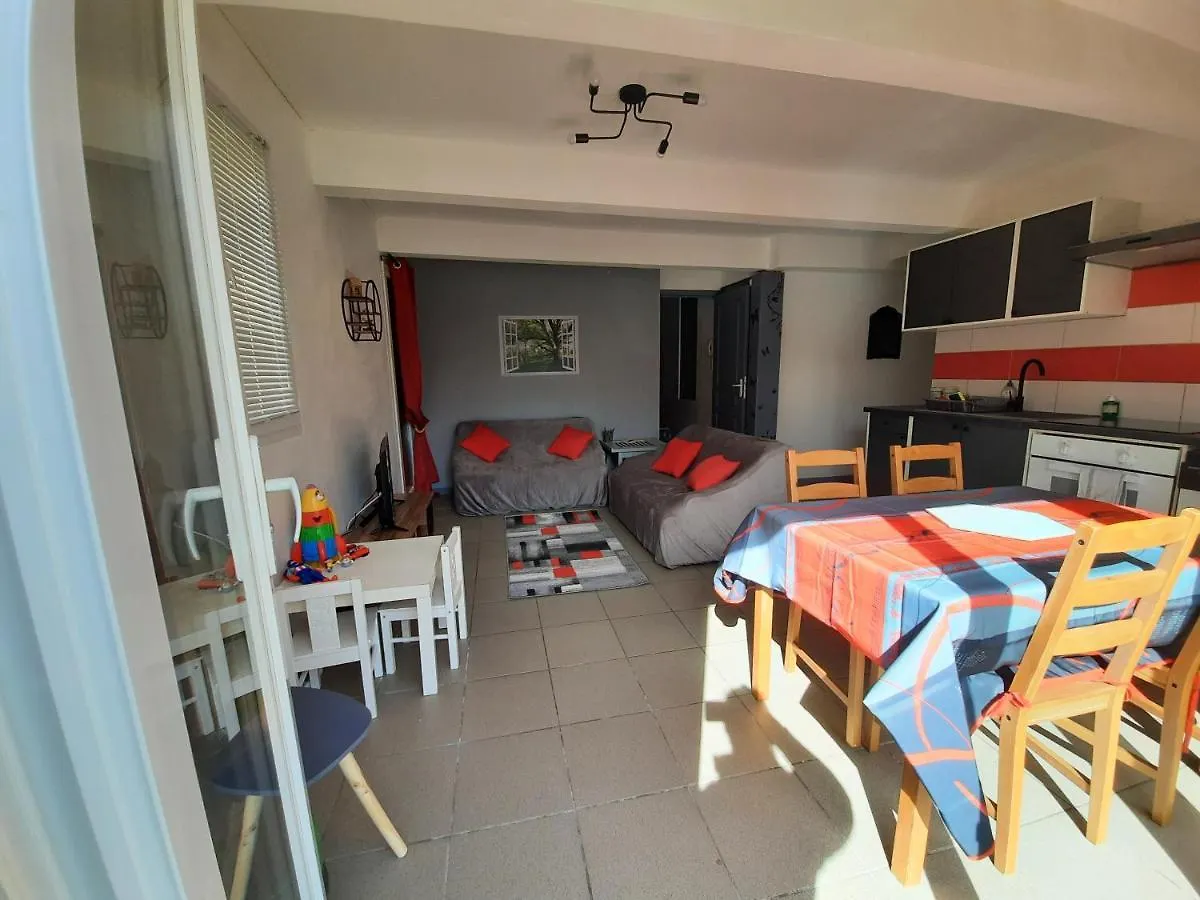 アパート Superbe Appartement F2 Neuf : Terrasse, Barbecue. セイヤン